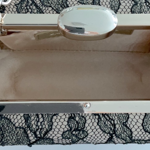 Banana Republic evening clutch . Pristine condition, never worn. - Picture 6 of 6